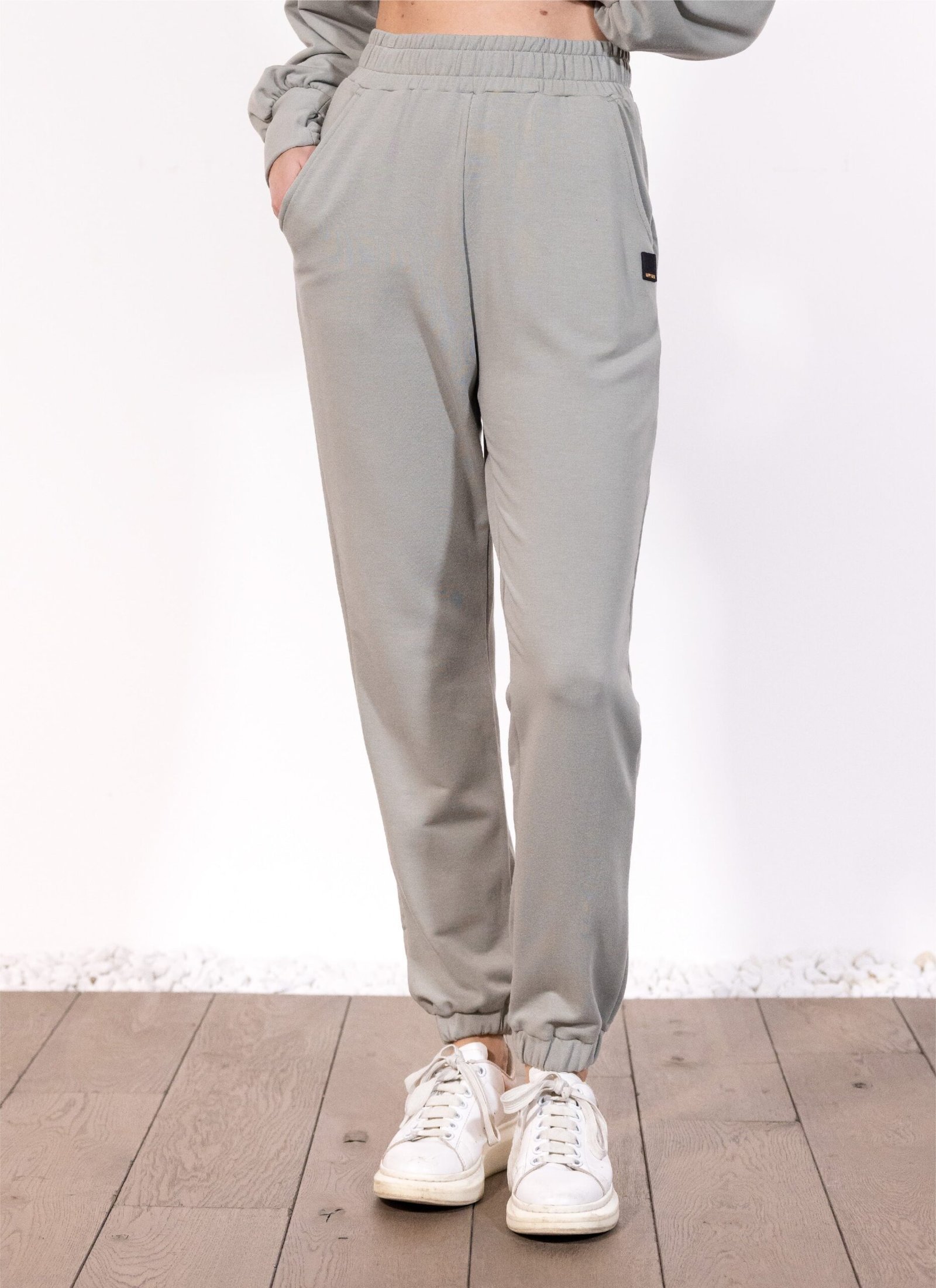 PANTALON LOOSE FIT MODAL SAUGE - Image 2